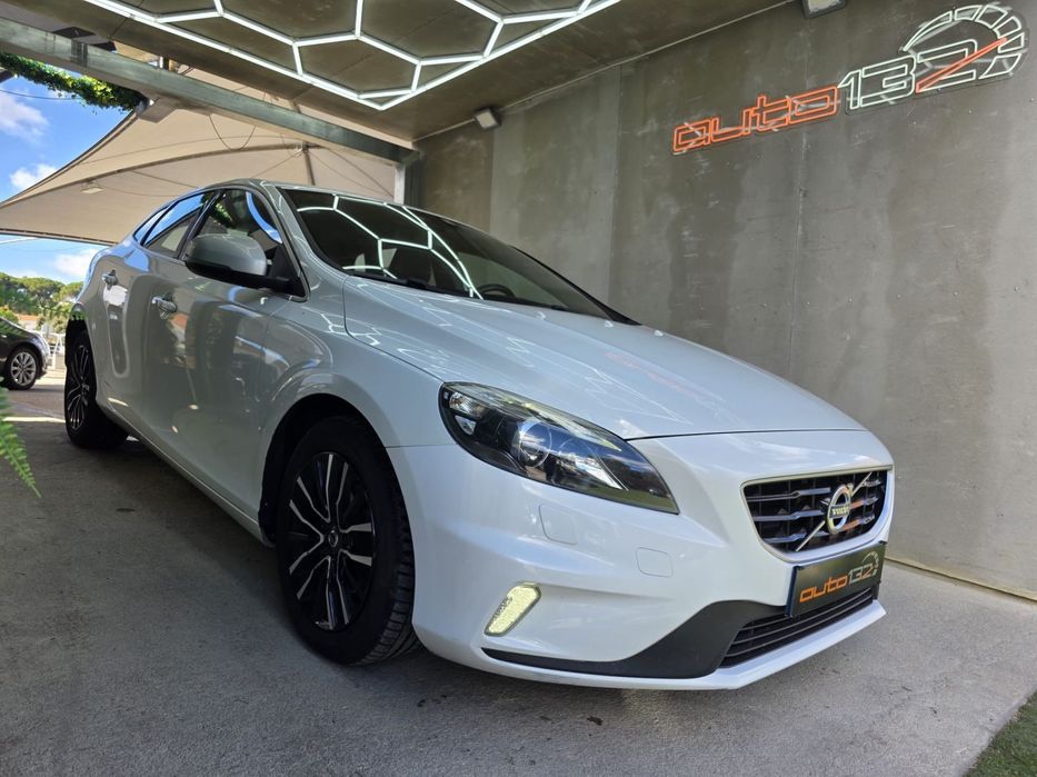 Volvo V40 2.0 D2 R-Design Momentum