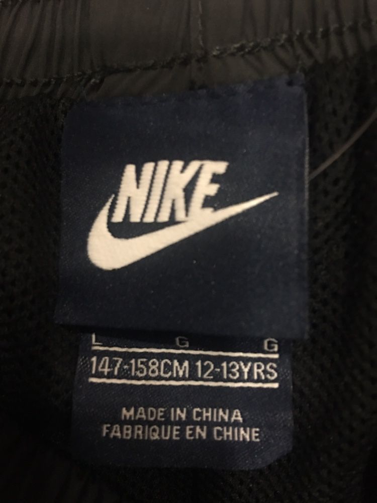 Calções Nike novos