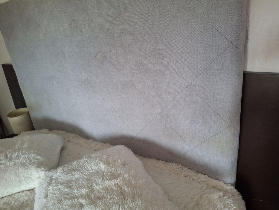 Vendo cama de casal + 2 mesas de cabeceira