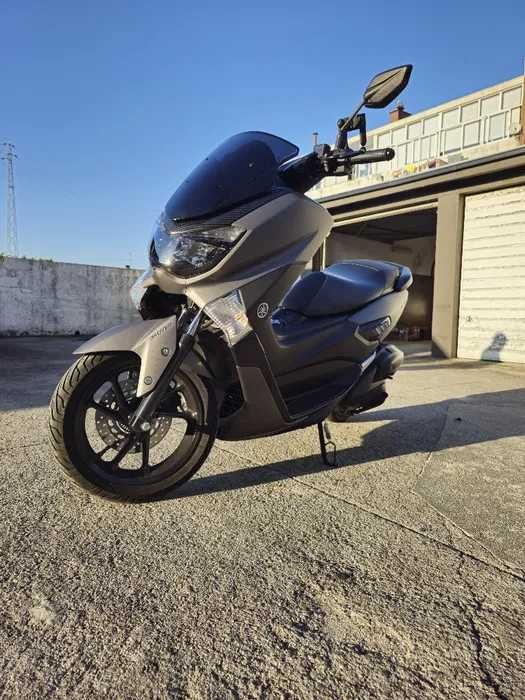 Aluguel de Yamaha NMax 2024 por 18 Euros por Dia