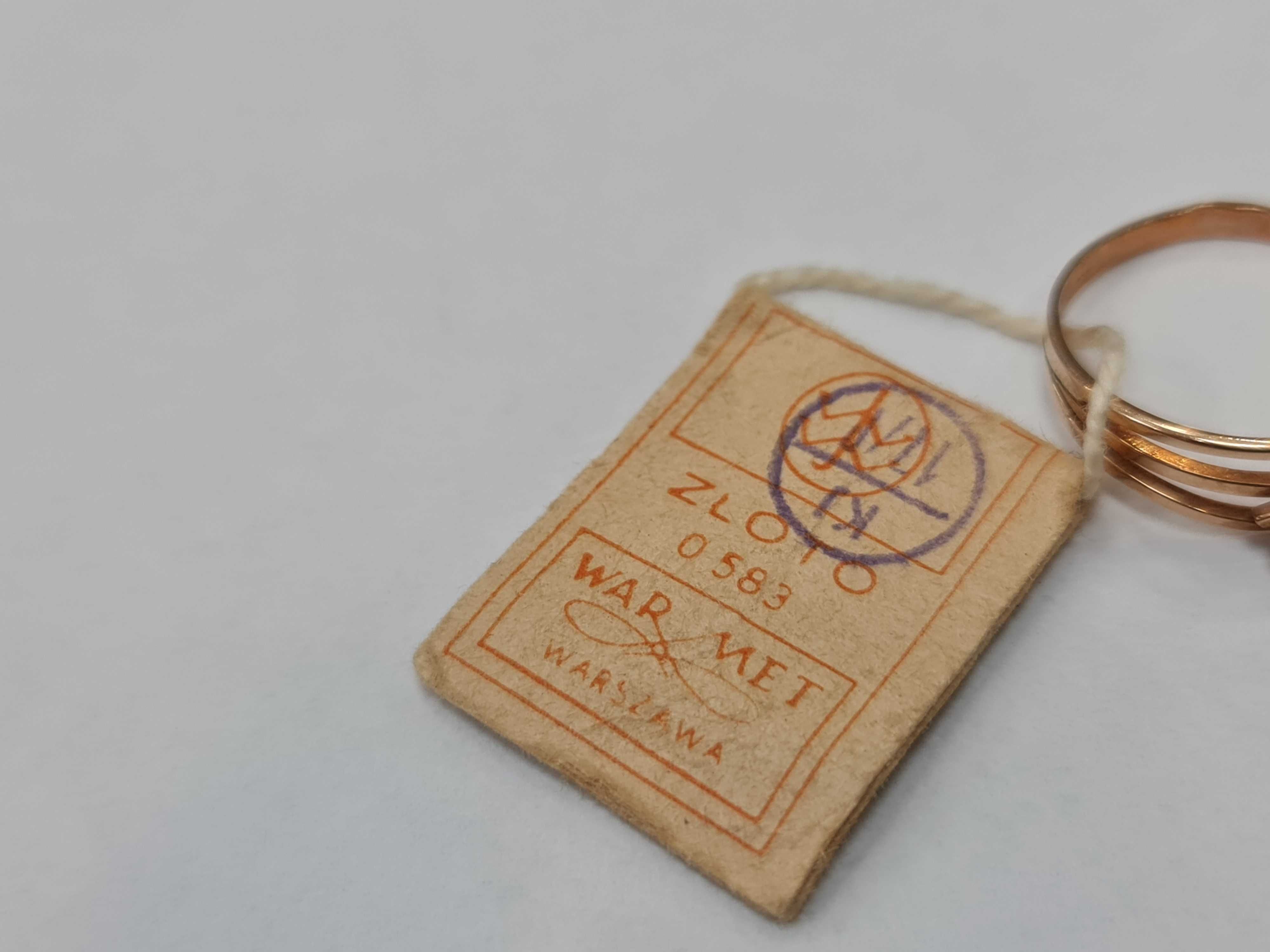 Warmet! Złoty pierścionek damski/ 585/ 1.90 gram/ R14/ II poł XX wieku
