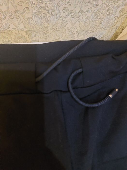 Комлект: свитшот( двунитка) и штани з лампасами на резинці.