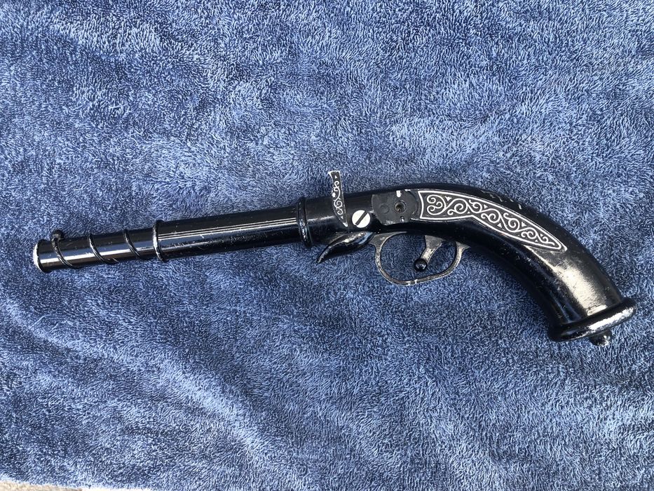 Продам іграшку игрушку сувенір сувенир пістолет пистолет мушкет