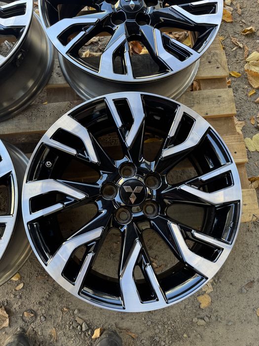 Mitsubishi R18 диски оригінальні