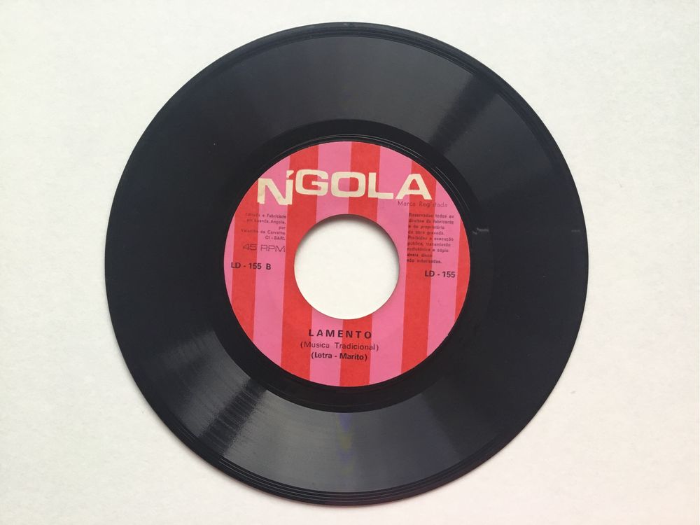 Disco de vinil single  musica africana dos Musangola