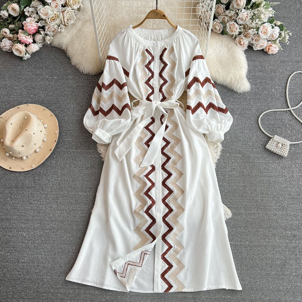 Сукня вишита.