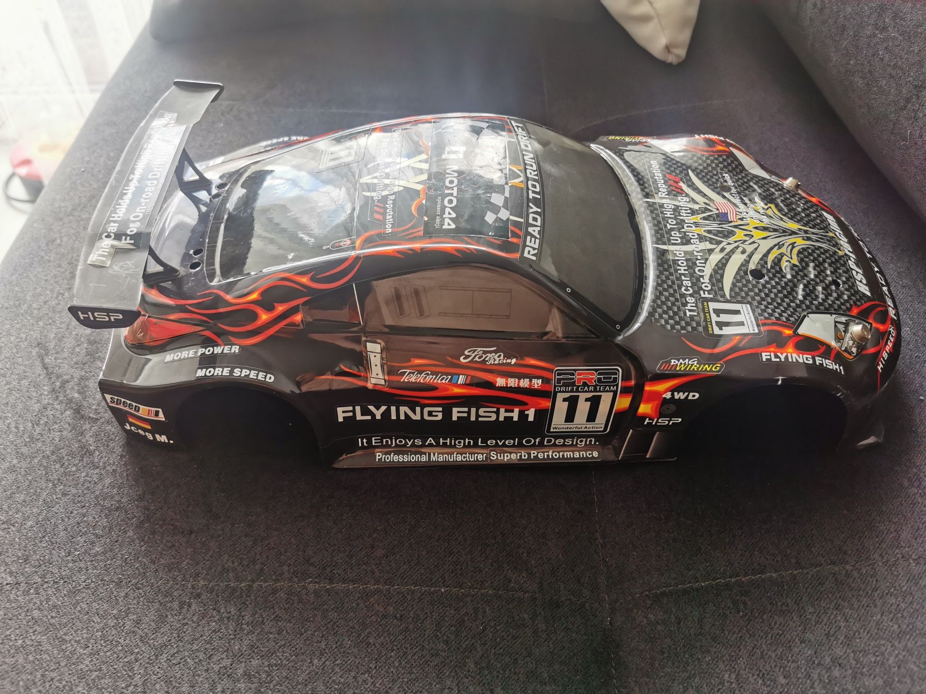 Nissan 350Z - karoseria 1:10 onroad