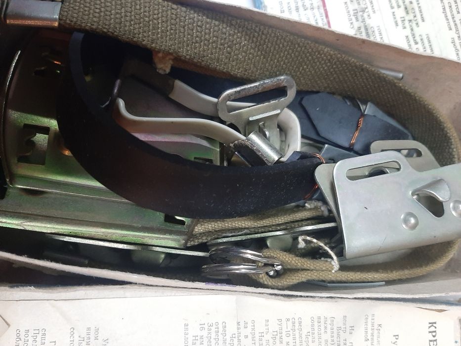 Крепления лыжные и смазка ссср.