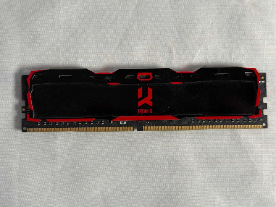 Pamięć RAM DDR4 Goodram IRDM X 1x8GB 8GB 3200MHz