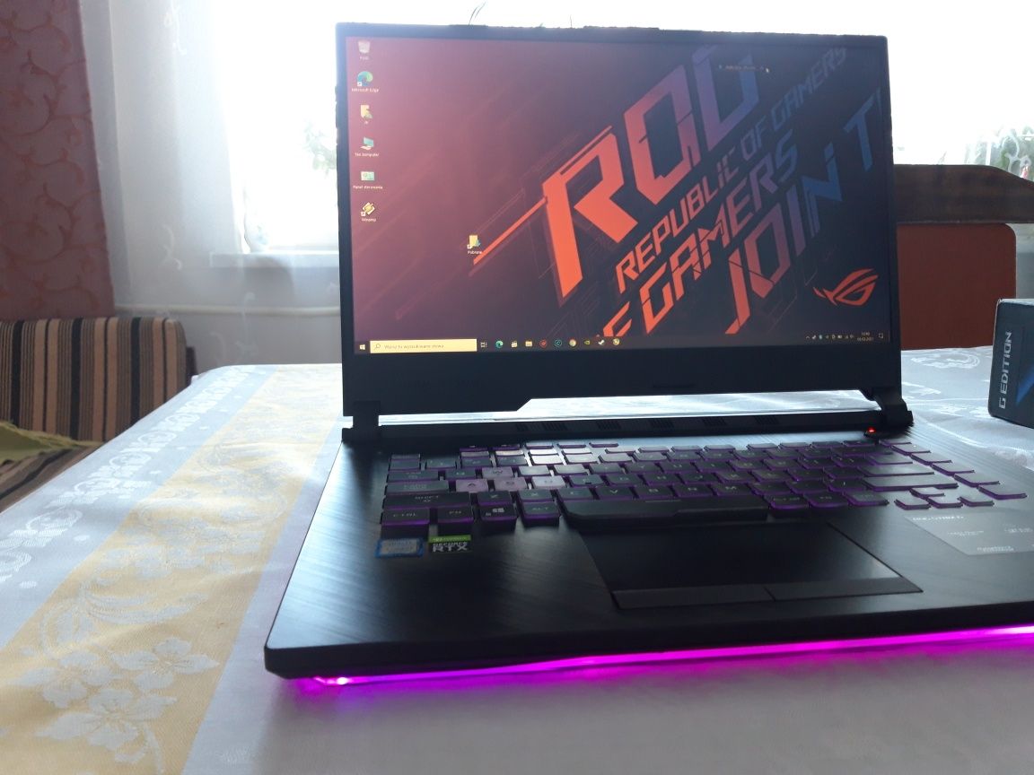 Laptop ASUS Rog Strix Scar III G531GW-390-RTX2060 stan idealny