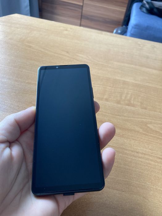 Xperia 10 IV | Kompaktowe wymiary | Niewielka waga | Bateria 5000 mAh