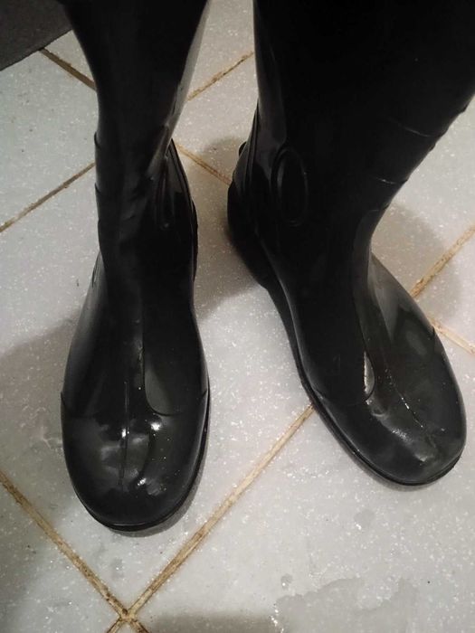 Чоловічі гумові чоботи. Надійні потужні величні і майже нові