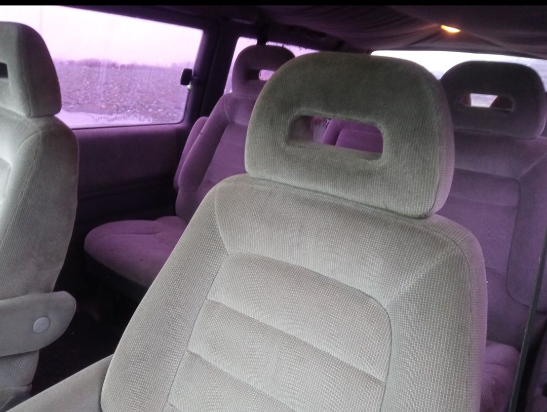 Chrysler Grand Voyager SE 2.5 TD części lusterko drzwi lampy błotnik