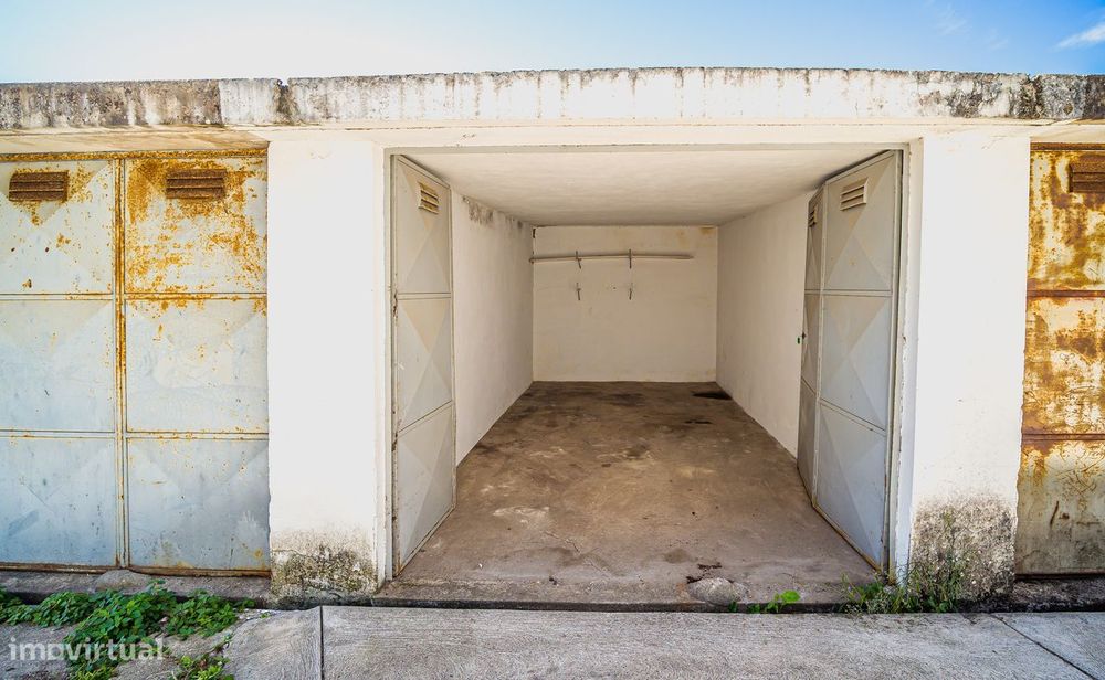Garagem fechada, Bairro do Liceu, Glória, Aveiro