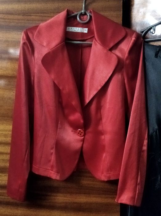 Костюм зі спідницею