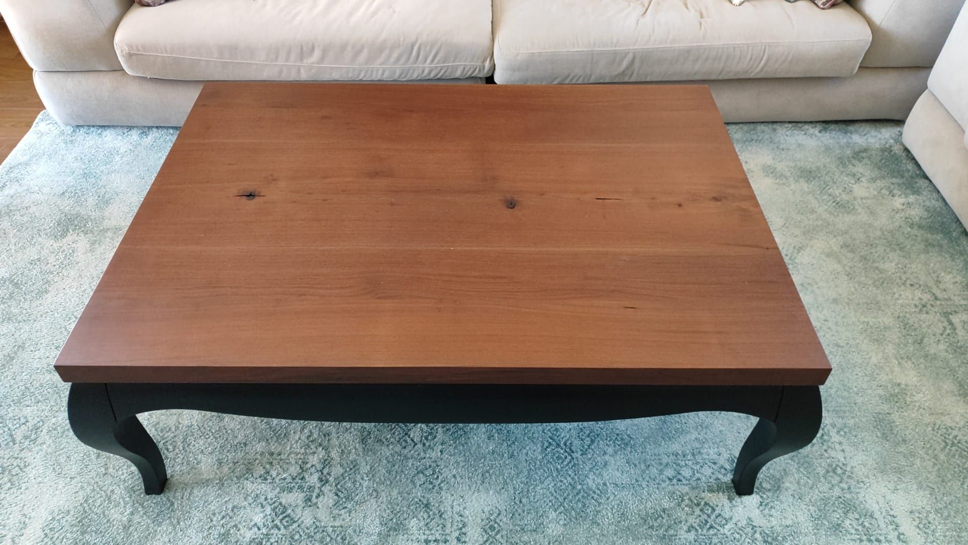 Mesa de sala en nogueira