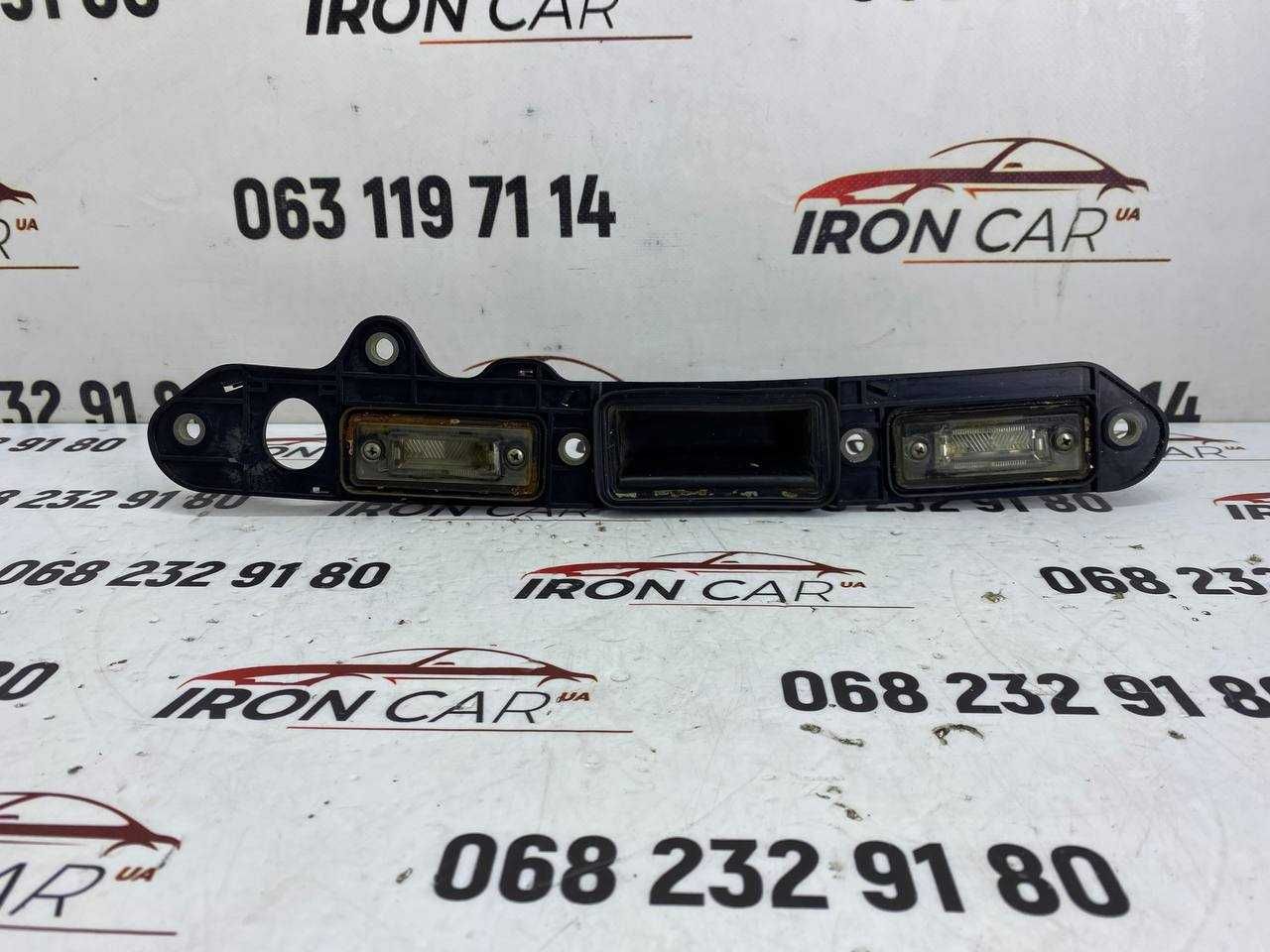 Ручка кришки багажника Volkswagen Touran Passat B6 Golf 5 1T0827574L
