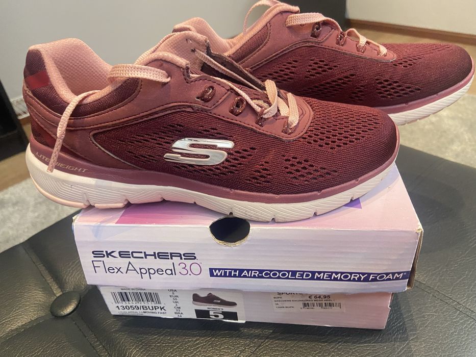 Sapatilhas skechers novas, com etiquetas