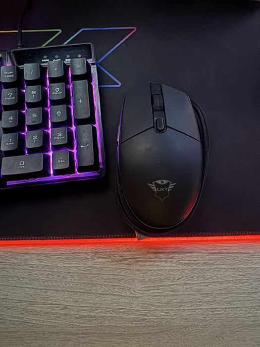 Vendo teclado gaming, rato gaming e tapete gaming