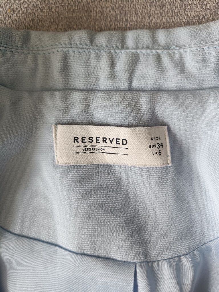 Reserved piękna błękitna marynarka r34
