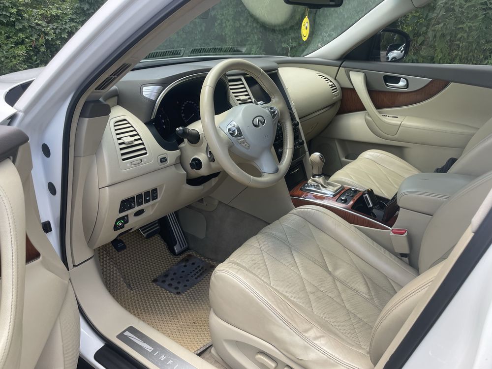 Infiniti QX70 3.7 Гбо 4 Офіційний Продам/обмін