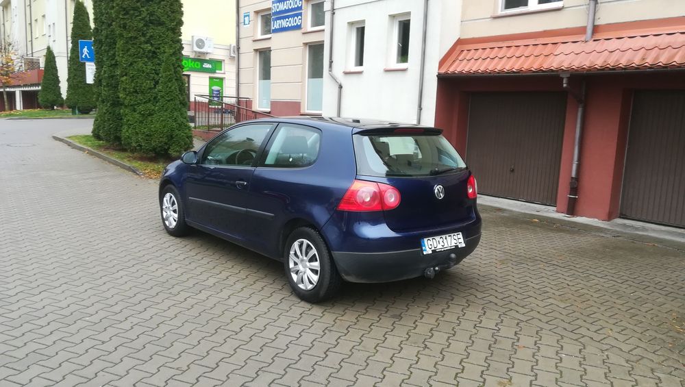 Sprzedam Golfa 5 benzyna hak klima