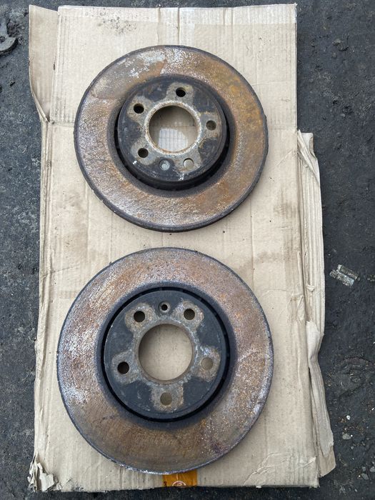 Передніе тормозние діскі Рено Трафік 2001.19