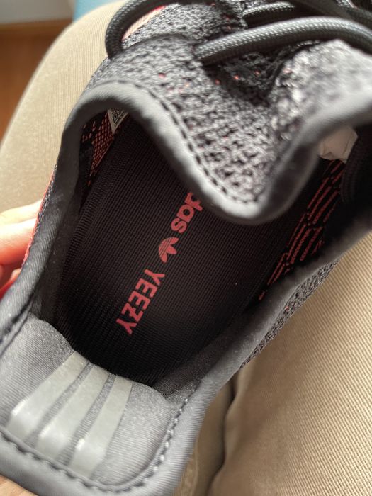 Yeezy Red Stripe 42 2/3