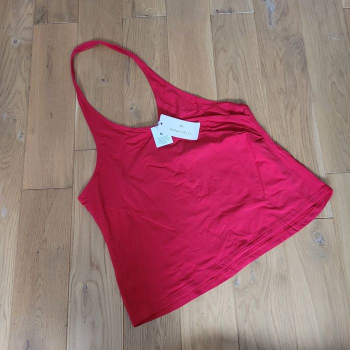 Nowy letni top typu halter Anna Field
