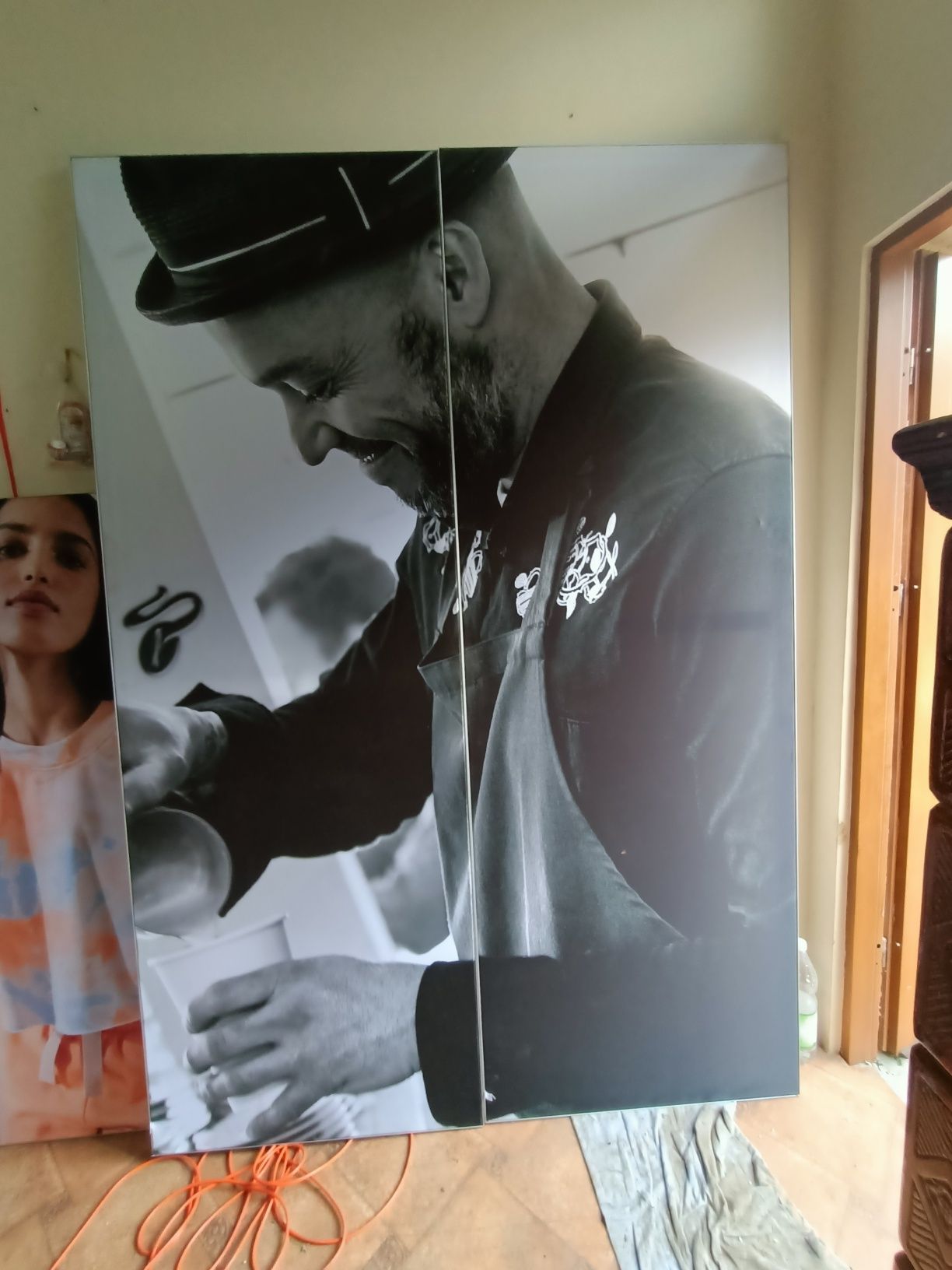 Mega duży, nowoczesny podwójny obraz mężczyzna z kawą 230x160