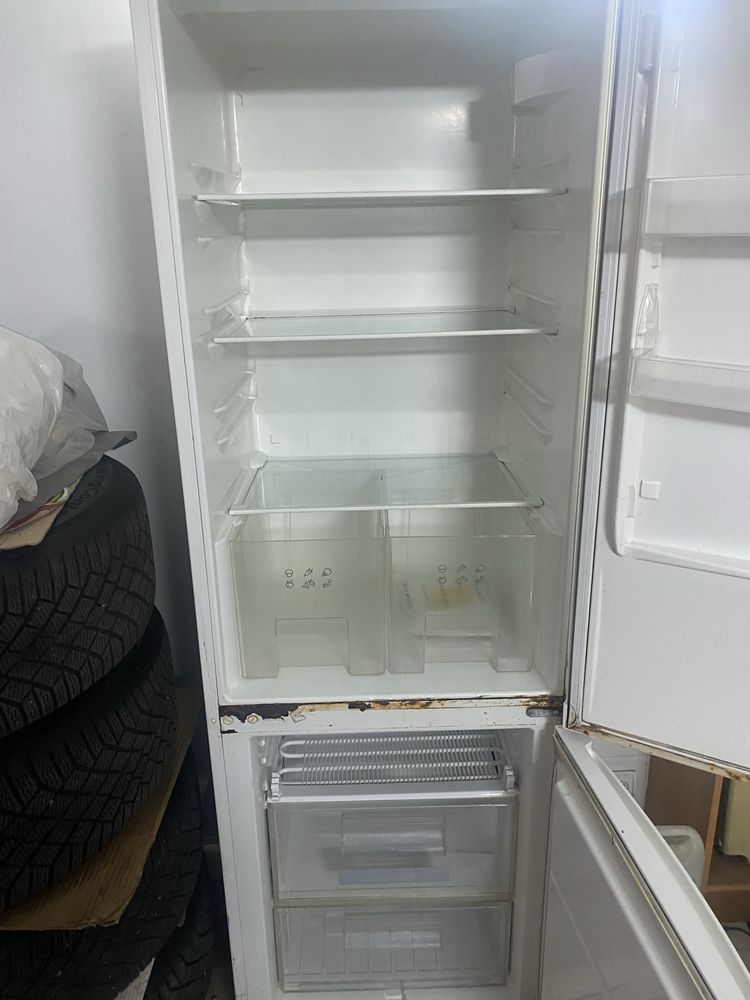 Холодильник Zanussi