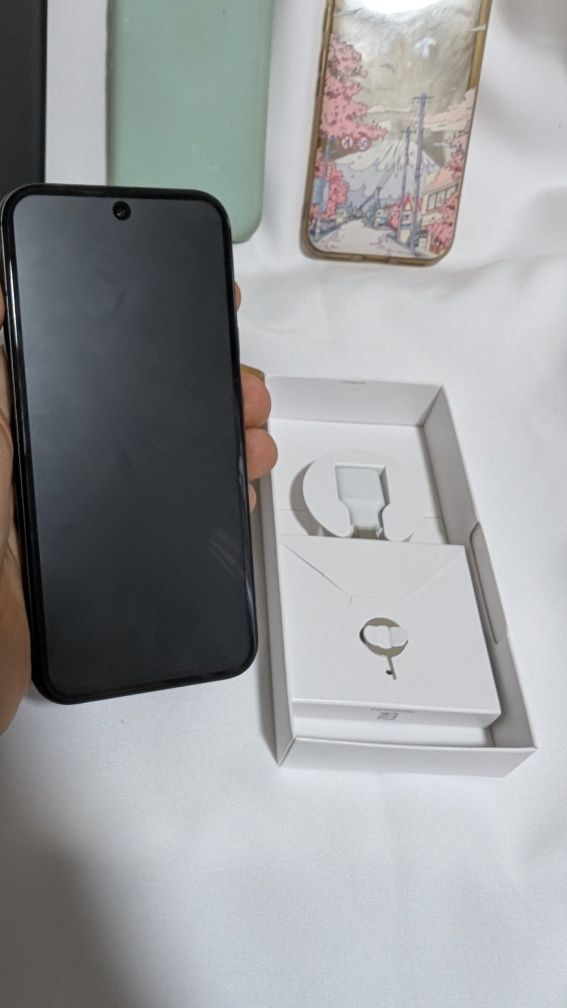 Pixel 8a ідеал soft unlock 128 gb коробка та 3 чохли