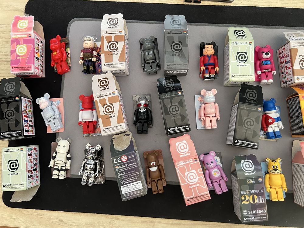 Bearbrick series - 38 sztuk widocznych na zdjeciach
