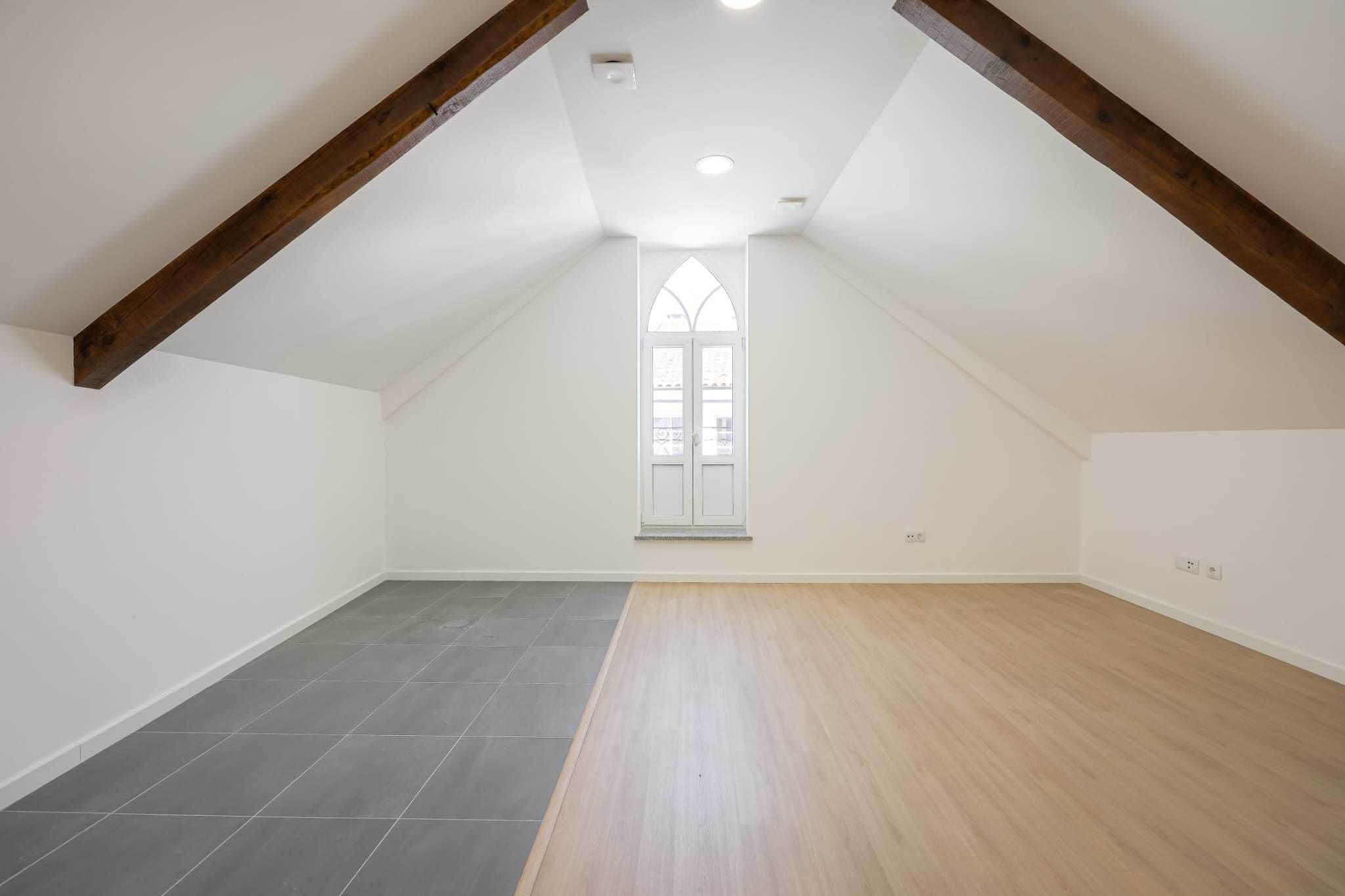 Vendo prédio com 3 apartamentos com tipologia T2+T2+T1