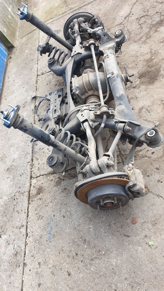 Lexus GS IV 200t 2.0 turbo wózek tył tylny kołyska zawieszenia 16-19r