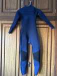 fato surf usado 4/3 mm mulher XS