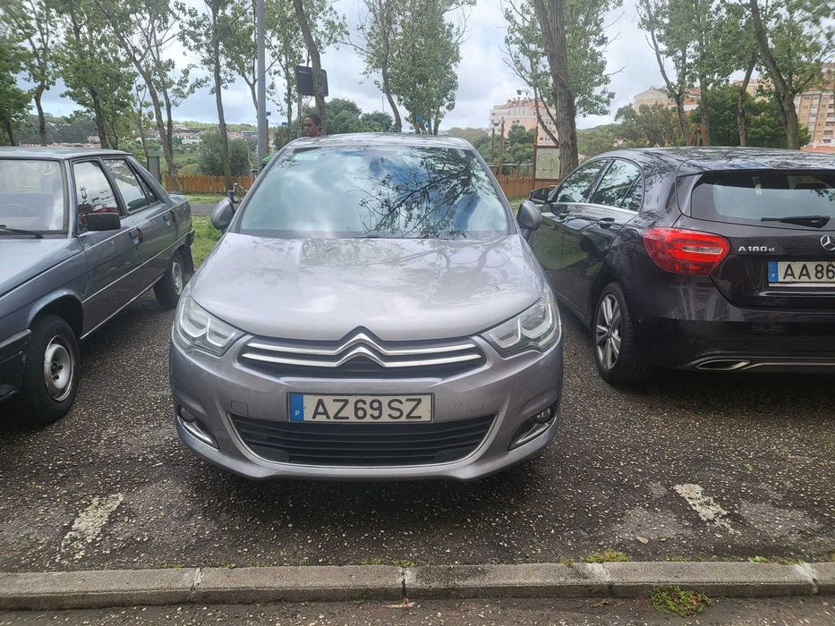 Alugo Veiculos TVDE / Transfer : Citroen c4 - Fiat Panda - Renault ZOE