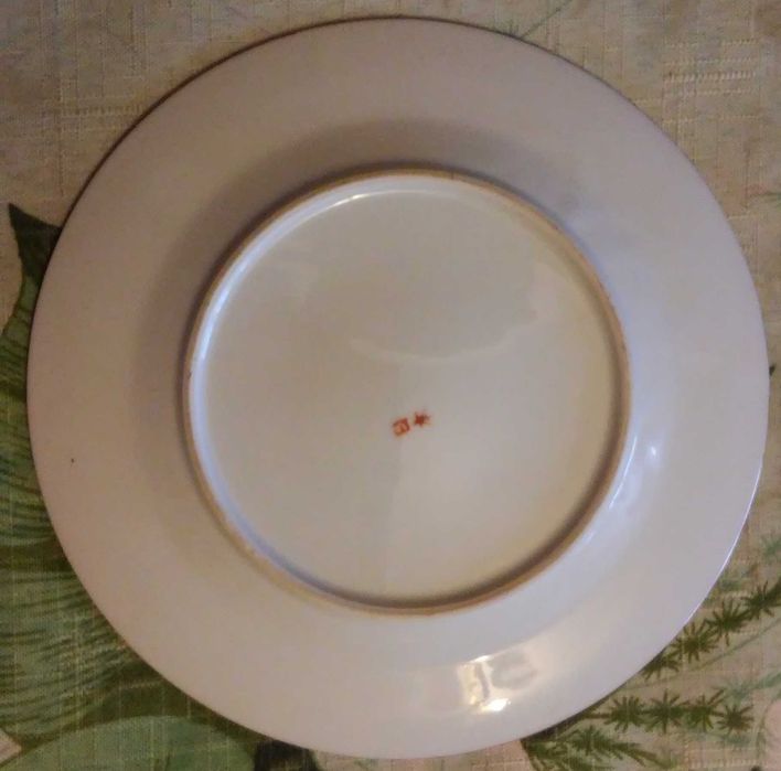 Пионы. Черная тарелка. Тарелка, роспись. Япония.