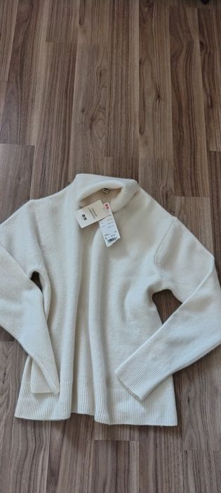 Wełniany sweter nowy