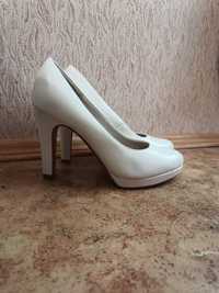 Белые туфли Tamaris 37 р. в идеальном состоянии