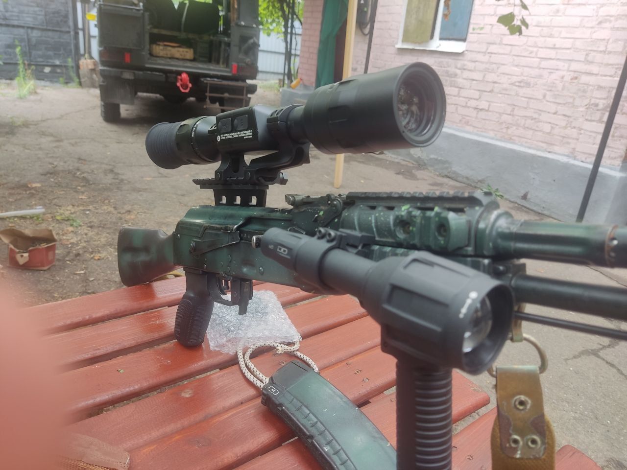 Нічний інфрачервоний приціл