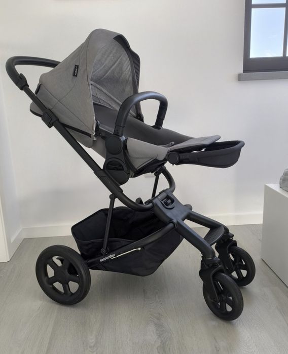 Carrinho bebé com alcofa