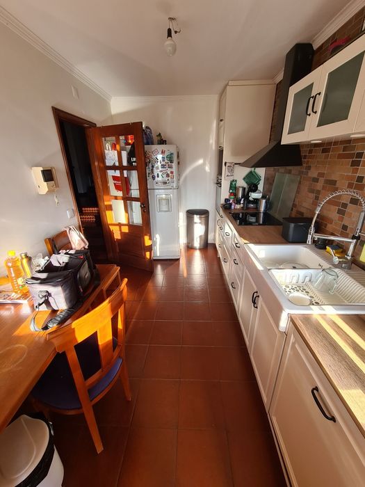 T4 Duplex, 227m², terraço, garagem fechada para 2 carros.