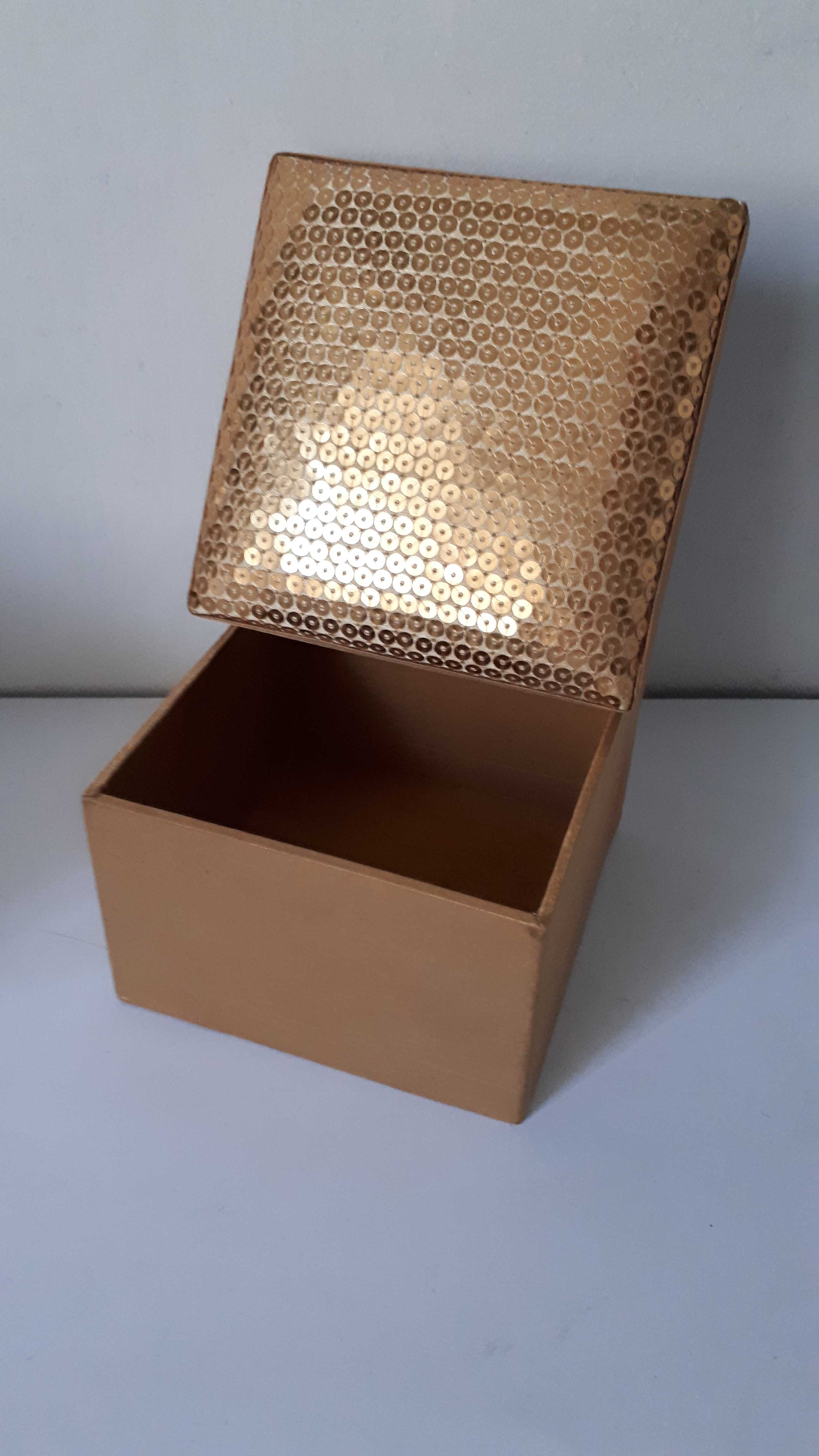 szkatułka ozdobne pudełko złote cekiny