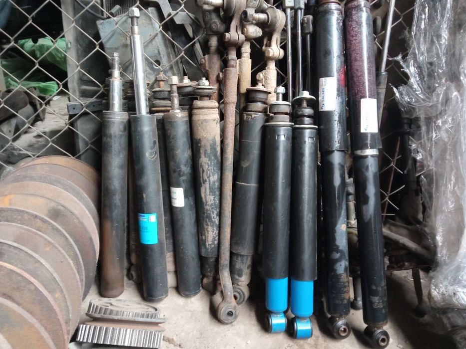 Пружини амортизатори Опель Вектра А Кадет Астра Ф Аскона Корса