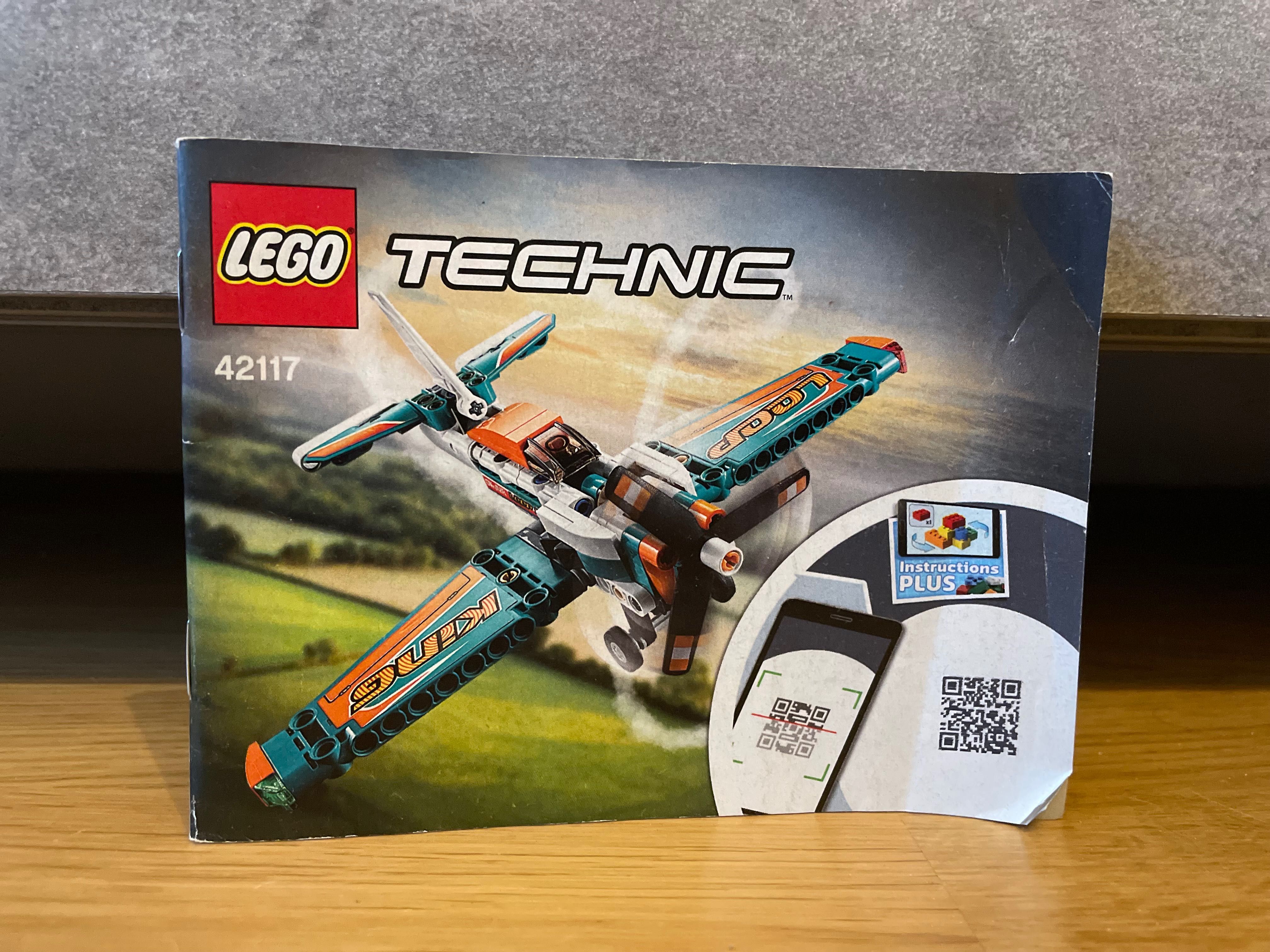 LEGO TECHNIC 42117 samolot 2w1