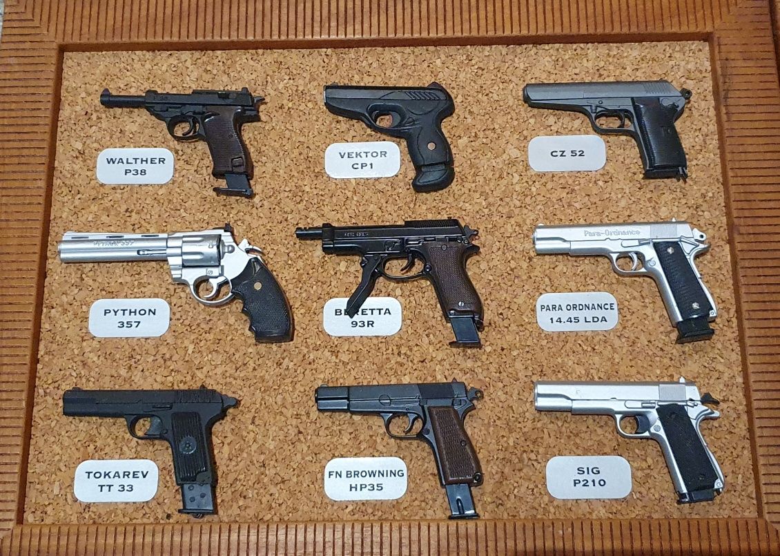 18 Pistolas de coleção miniaturas