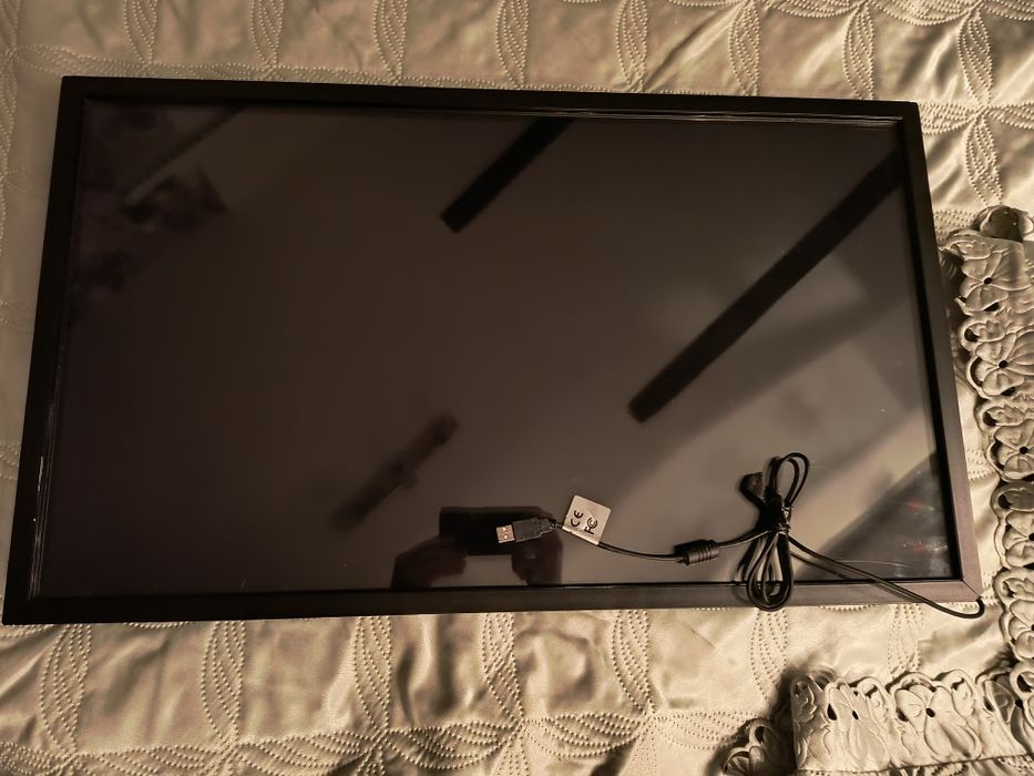 Totem reklamowy Monitor informacyjny LG 32LS33A-5B 32'' 24/7 Digital S