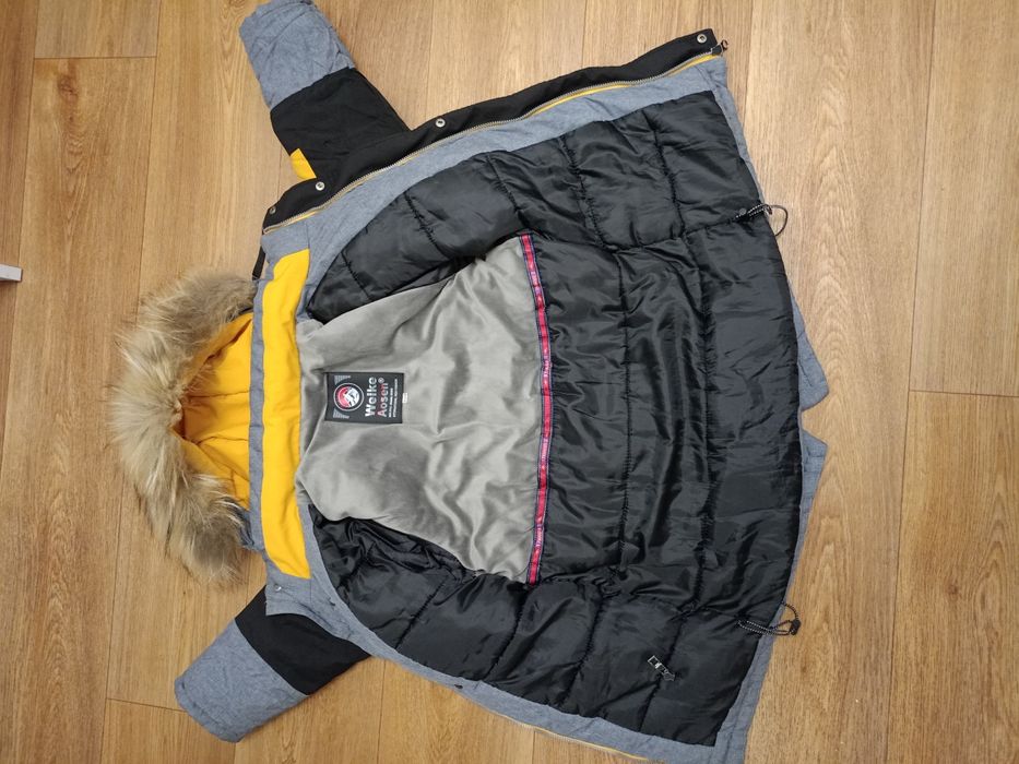 Продам дитячу зимню парку! На хлопчика!На зріст 122-128 см