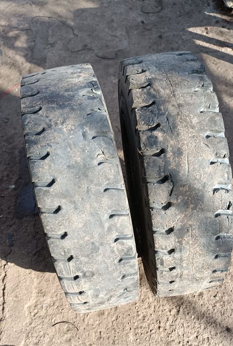 Шина 7.00-12  цельнолитая суперэластик гусматик с дисками